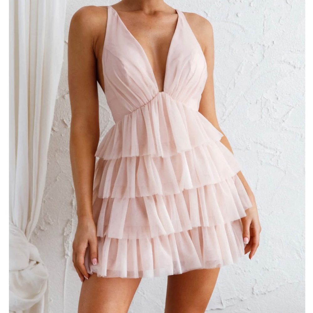 AUGUSTE TIERED FRILL MINI DRESS BLUSH SELFIE LESLIE TULLE DRESS